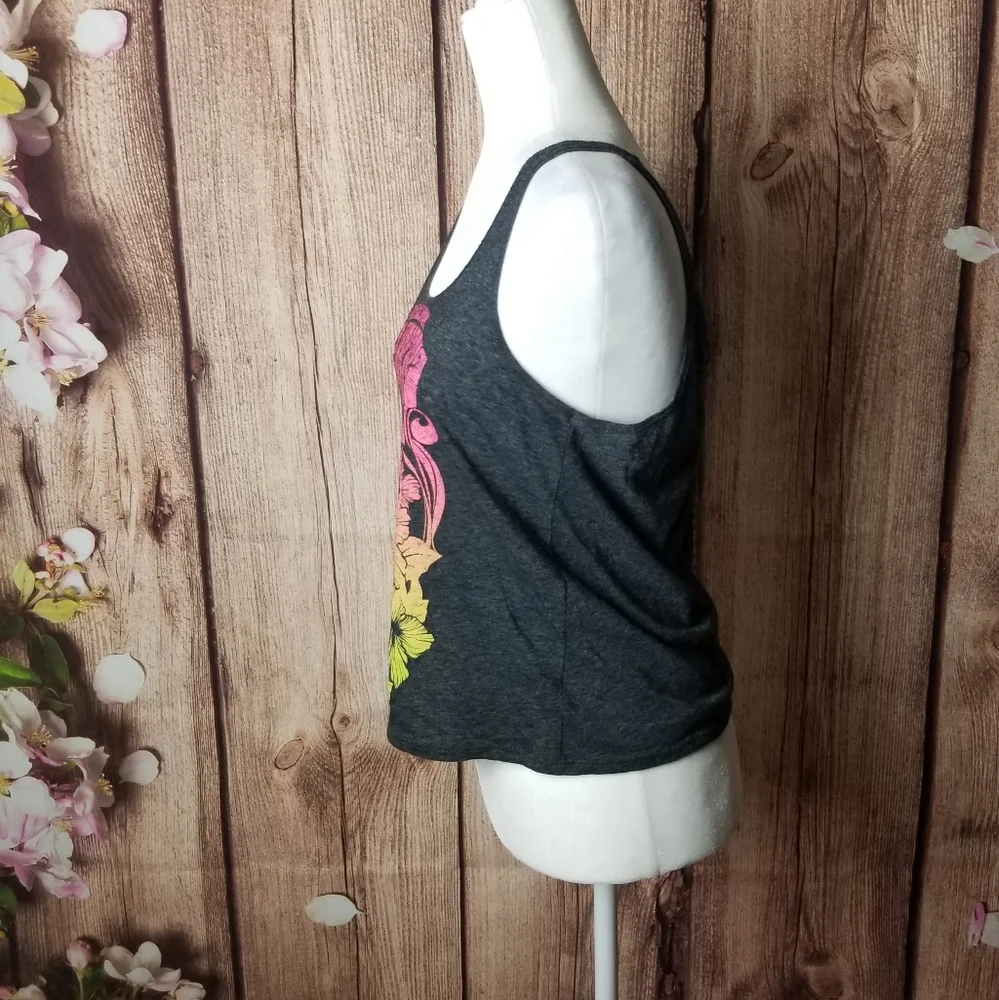 Full Tilt cropped sleeveless tank top size M